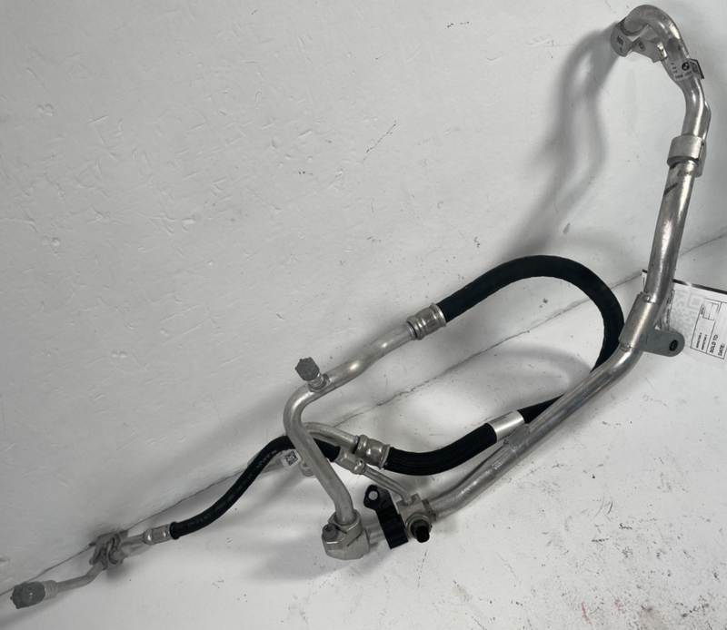 Load image into Gallery viewer, 21-25 BMW G82 M4 M3 M2 A/C AIR CONDITIONING PIPE LINE HOSE ASSEMBLY 3.0L #105723

