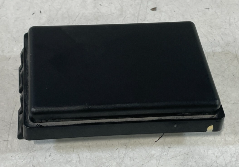Load image into Gallery viewer, 19-20 INFINITI QX50 ENGINE FUSE RELAY BOX HOUSING LID COVER PANEL 2.0L # 98849
