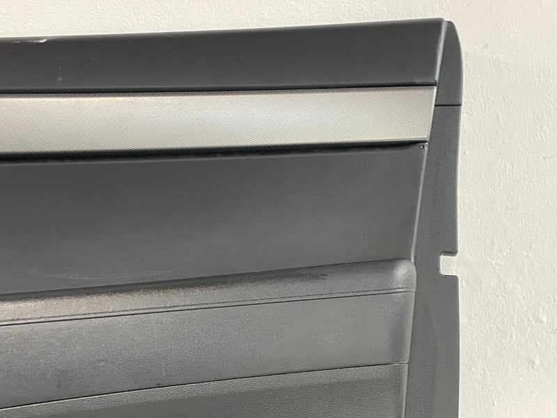 Load image into Gallery viewer, 2020 - 2022 HYUNDAI PALISADE FRONT RIGHT SIDE INTERIOR DOOR TRIM PANEL # 101371
