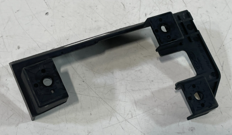 Load image into Gallery viewer, 20-22 HYUNDAI PALISADE REAR RIGHT BLIND SPOT RADAR SENSOR MODULE BRACKET #103039

