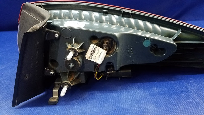 Load image into Gallery viewer, 13-16 FORD FUSION LEFT DRIVER SIDE TAIL LIGHT LAMP QUARTER PANEL MOUNTED # 71522

