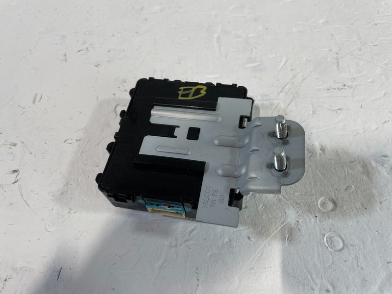 Load image into Gallery viewer, 21-23 HYUNDAI SANTA FE THEFT LOCKING KEYLESS ENTRY CONTROL MODULE UNIT # 104384
