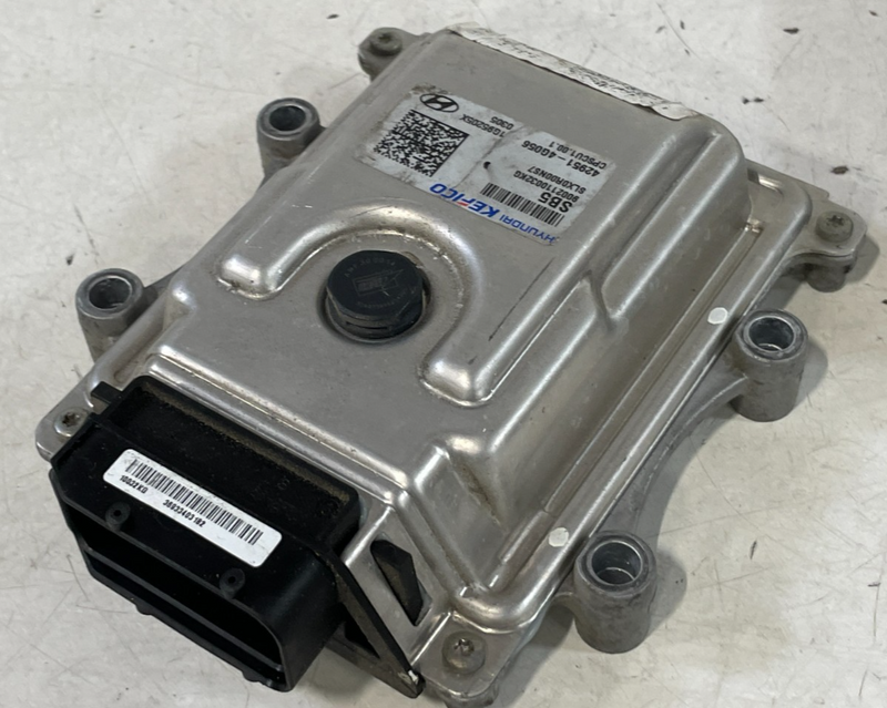 Load image into Gallery viewer, 2020 HYUNDAI PALISADE ENGINE &amp; BODY CONTROL MODULE ECM BCM W/ KEY FOB #100843
