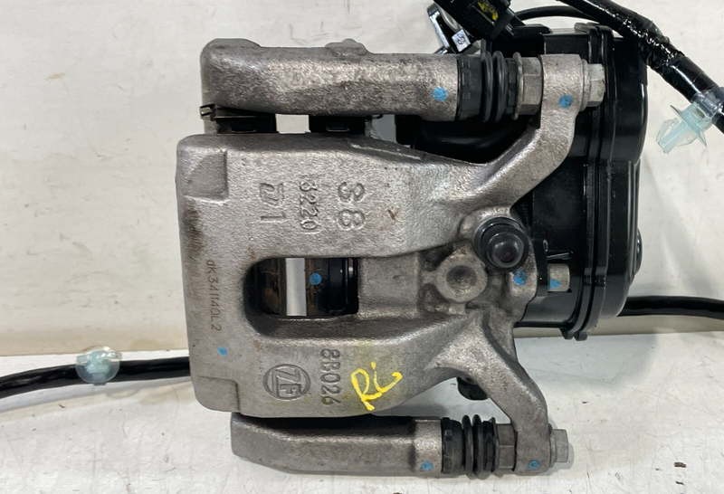 Load image into Gallery viewer, 2023-25 Honda HR-V REAR LEFT DRIVER SIDE DISC BRAKE CALIPER W/ ABS SENSOR #99006
