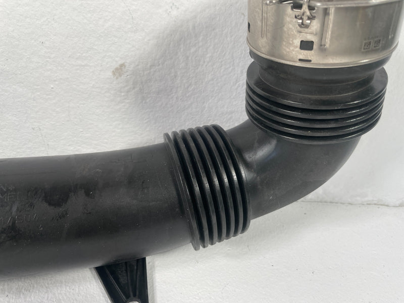 Load image into Gallery viewer, 2021-25 BMW G82 M4 M3 M2 FRONT RIGHT ENGINE AIR INTAKE FILTER HOSE PIPE # 105726
