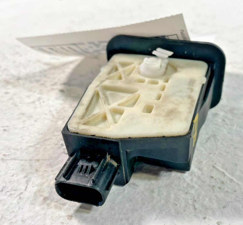 Load image into Gallery viewer, 2023-2025 HONDA PILOT FUEL FILLER DOOR LID LOCK LATCH ACTUATOR 3.5L # 105814
