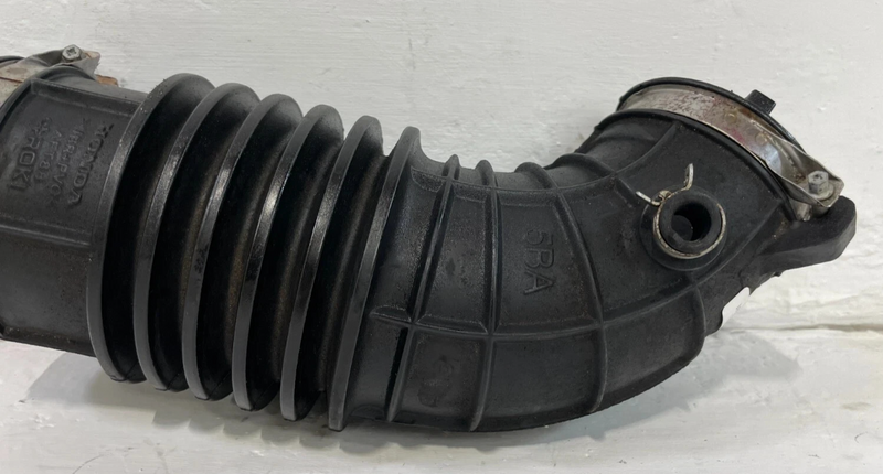 Load image into Gallery viewer, 16-25 HONDA CIVIC HR-V ENGINE AIR CLEANER INTAKE DUCT TUBE HOSE PIPE 2.0L #89561
