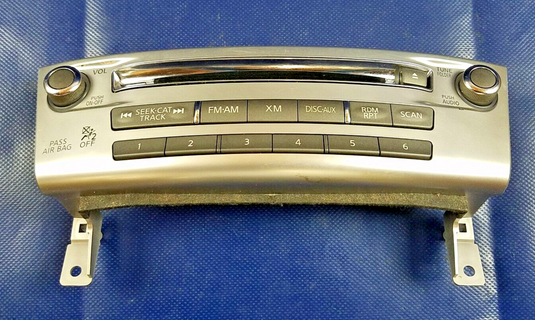 11-17 INFINITI M35h M37 M56 Q70 Q70L RADIO AUDIO CD PLAYER CONTROL PANEL