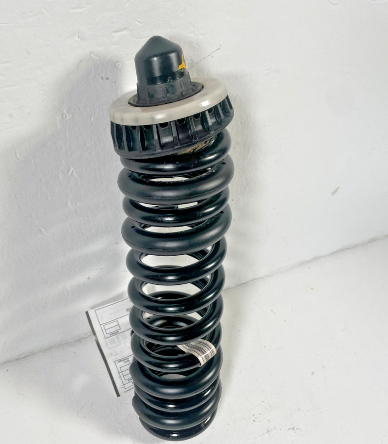 Load image into Gallery viewer, 2021-2025 BMW G82 M4 REAR LEFT OR RIGHT SIDE SUSPENSION COIL SPRING # 105673
