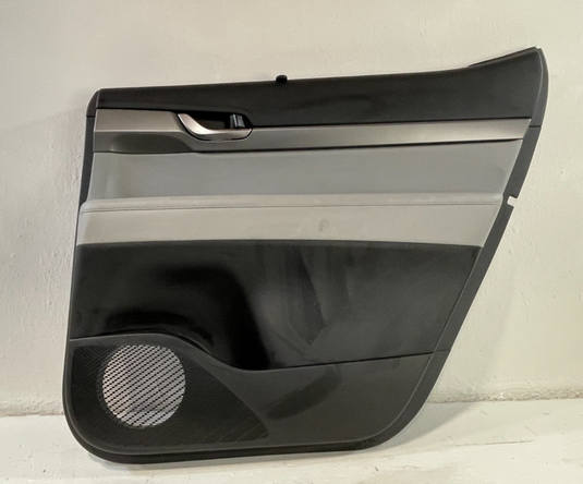 2020 - 2022 HYUNDAI PALISADE REAR RIGHT PASSENGER SIDE DOOR TRIM PANEL 