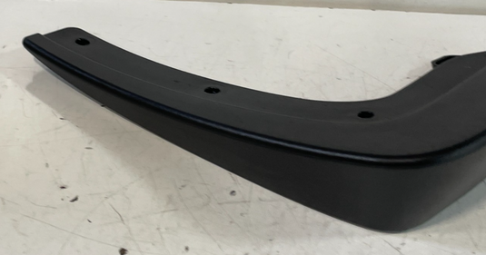 21-23 HYUNDAI SANTA FE FRONT RIGHT PASSENGER SIDE MUD SPLASH FLAP GUARD