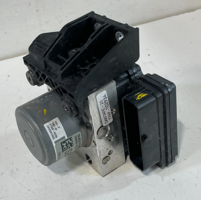 Load image into Gallery viewer, 19-20 HYUNDAI SANTA FE AWD ANTI LOCK ABS BRAKE PUMP CONTROL MODULE UNIT # 102934
