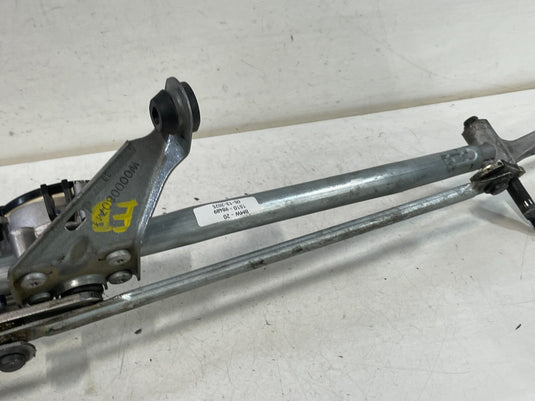 19-24 BMW 330i 330e FRONT WINDSHIELD WIPER TRANSMISSION LINKAGE W/ MOTOR