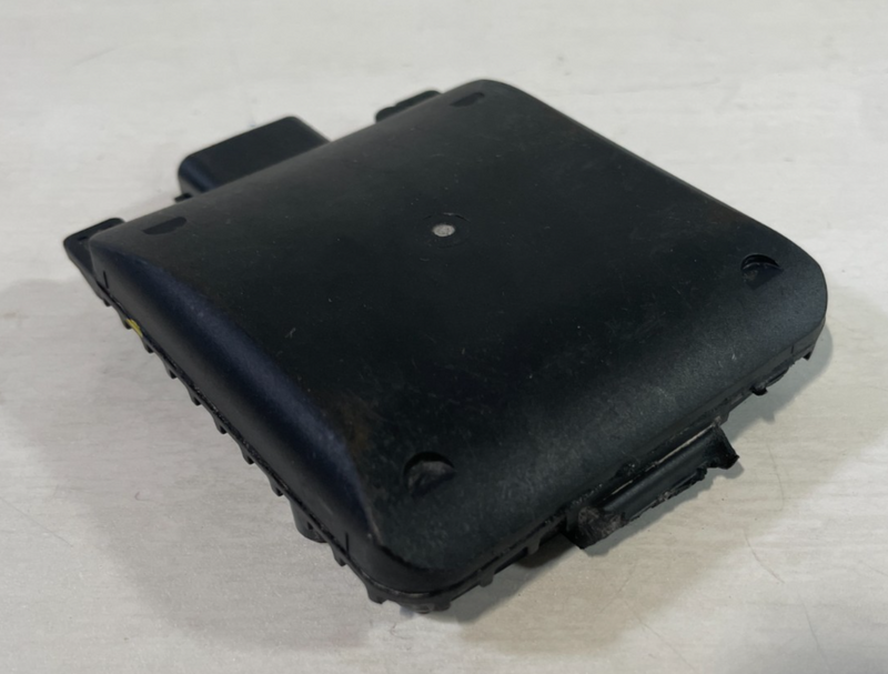 Load image into Gallery viewer, 2020-2024 CADILLAC CT5 REAR RIGHT SIDE BLIND SPOT RADAR CONTROL MODULE #104968
