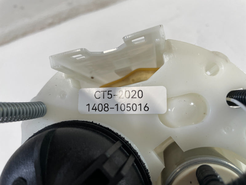 Load image into Gallery viewer, 2020 - 2025 CADILLAC CT5 FUEL GAS PUMP SENDING UNIT ASSEMBLY 84800568 # 105016
