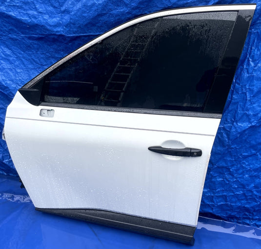 NISSAN ROGUE FRONT LEFT DRIVER SIDE DOOR ASSEMBLY WHITE (QAK) 2021-2025 # 106878