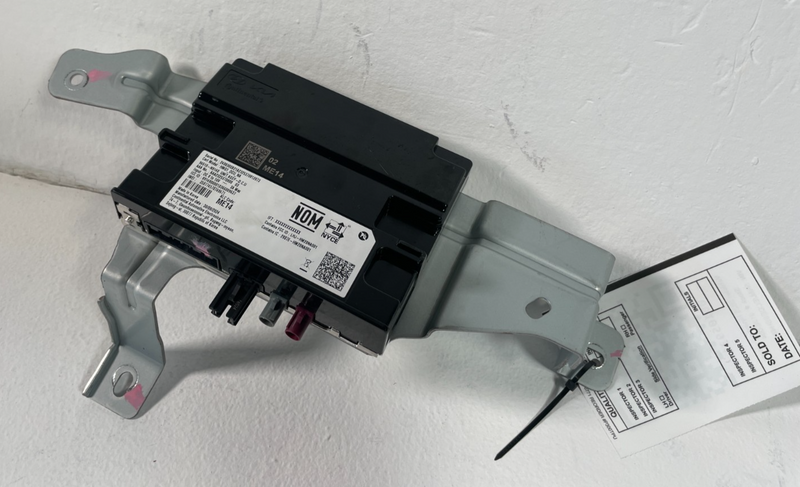 Load image into Gallery viewer, 2025 HYUNDAI TUCSON TELEMATICS COMMUNICATION CONTROL MODULE / BRACKET # 105931
