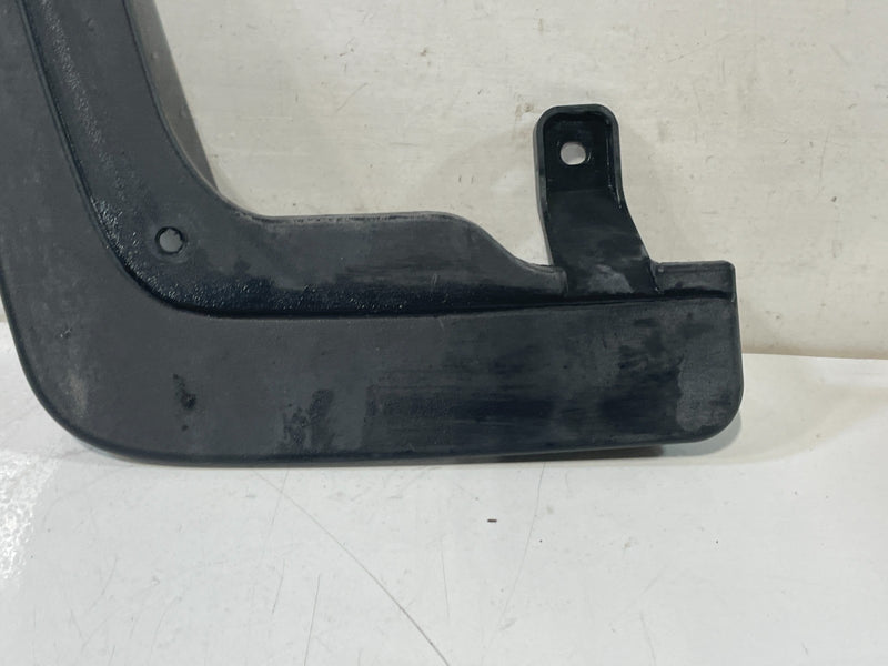 Load image into Gallery viewer, 21-23 HYUNDAI SANTA FE FRONT RIGHT PASSENGER SIDE MUD SPLASH FLAP GUARD # 101888
