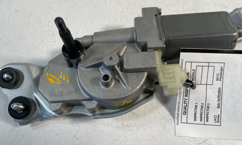 Load image into Gallery viewer, 2023 - 2025 KIA SPORTAGE REAR WINDSHIELD BACK GLASS WIPER MOTOR 2.5L # 106596
