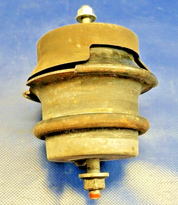 Load image into Gallery viewer, 2014-2023 INFINITI Q50, 17-22 Q60 RWD FRONT ENGINE MOTOR MOUNT INSULATOR # 54687
