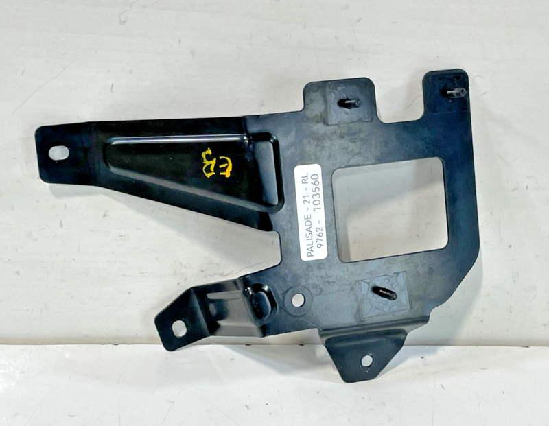Load image into Gallery viewer, 20-22 HYUNDAI PALISADE REAR LEFT DRIVER BLIND SPOT RADAR SENSOR BRACKET # 103560
