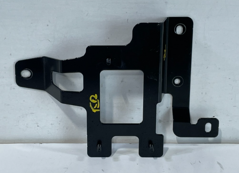 Load image into Gallery viewer, 19-20 HYUNDAI SANTA FE REAR RIGHT SIDE BLIND SPOT RADAR SUPPORT BRACKET # 102902
