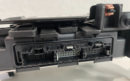 2020 CADILLAC CT5 DATA GATEWAY COMPUTER CONTROL MODULE UNIT W/ BRACKET