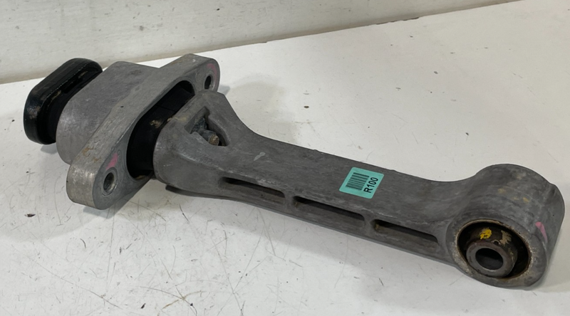 Load image into Gallery viewer, 19-25 HYUNDAI SANTA FE PALISADE ENGINE MOTOR MOUNT TORQUE ARM ROLL ROD # 102932

