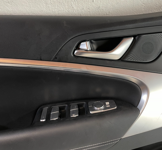 2022-2023 GENESIS G70 FRONT LEFT DRIVER SIDE DOOR TRIM PANEL BLACK
