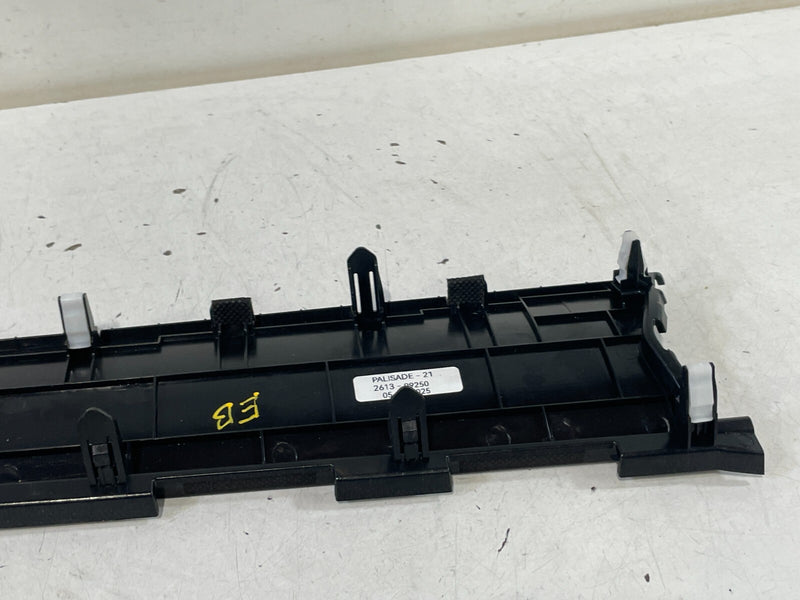 Load image into Gallery viewer, 2020 - 2022 HYUNDAI PALISADE RIGHT SIDE DASH UPPER MOLDING COVER PANEL # 99250
