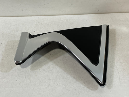 2017-2019 INFINITI QX30 REAR LEFT SIDE FENDER CORNER QUARTER PANEL TRIM
