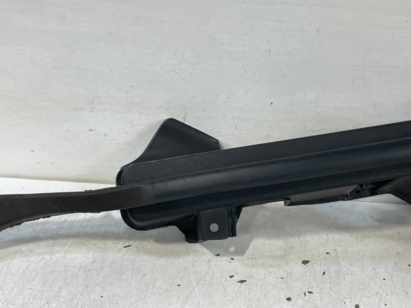 Load image into Gallery viewer, 2019-23 GENESIS G70 FRONT LEFT DRIVER SIDE HOOD BONNET SEAL STRIP COVER # 100939
