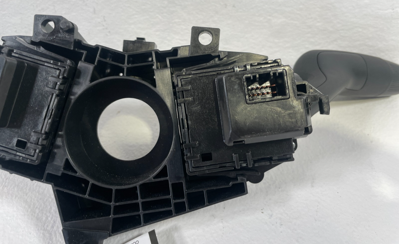 Load image into Gallery viewer, 23-25 HONDA HR-V WIPER TURN SIGNAL HEADLIGHT COMBINATION COLUMN SWITCH # 105452
