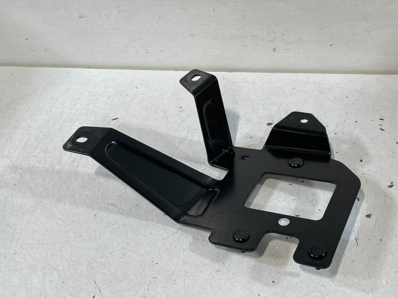 Load image into Gallery viewer, 20-22 HYUNDAI PALISADE REAR LEFT DRIVER BLIND SPOT RADAR SENSOR BRACKET # 100204
