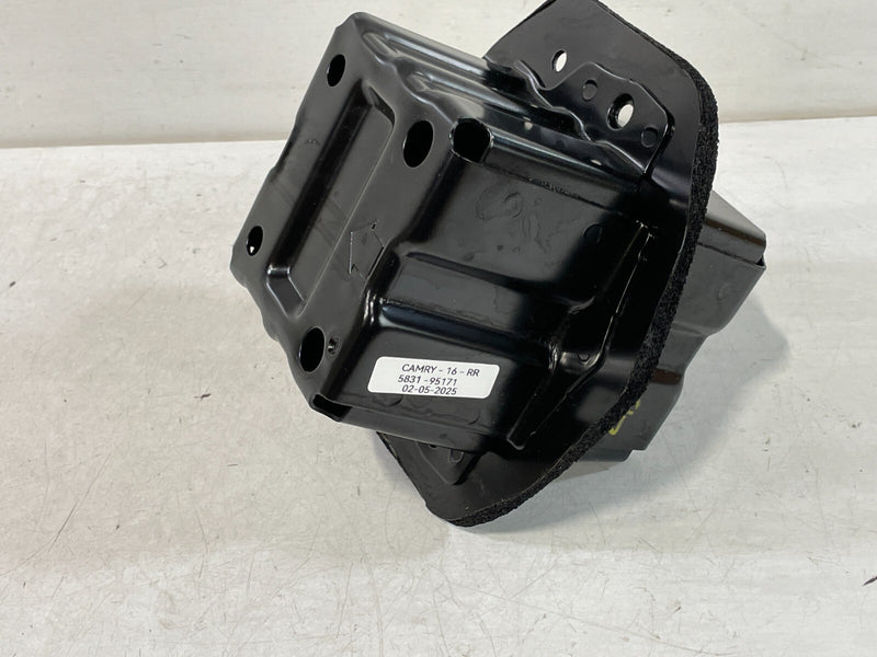 Load image into Gallery viewer, 15-17 TOYOTA CAMRY REAR LH OR RH SIDE DOOR PANEL REINFORCE SUB ASSEMBLY # 95171
