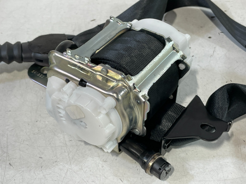Load image into Gallery viewer, 2022-2025 HONDA CIVIC FRONT RIGHT SIDE SEAT BELT RETRACTOR W/ TENSIONER # 99972
