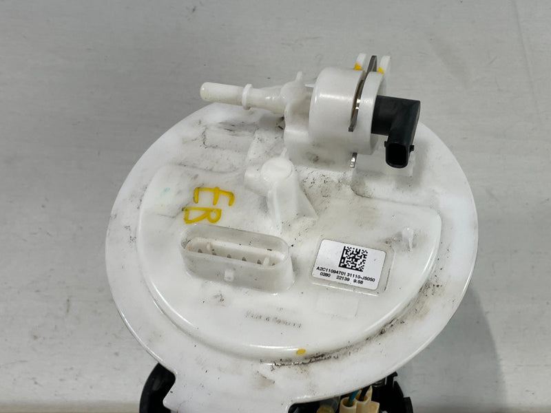 Load image into Gallery viewer, 2021 - 2025 GENESIS G70 FUEL GAS PUMP SENDING UNIT ASSEMBLY 31110-J5050 # 101057
