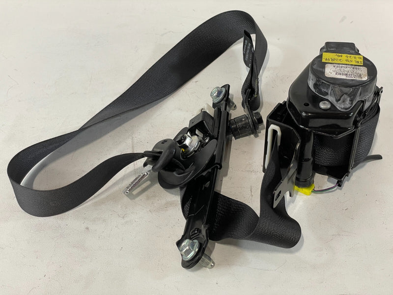 Load image into Gallery viewer, ⭐⭐OEM 19-20 INFINITI QX50 FRONT RIGHT PASSENGER SIDE SEAT BELT RETRACTOR BLACK⭐⭐
