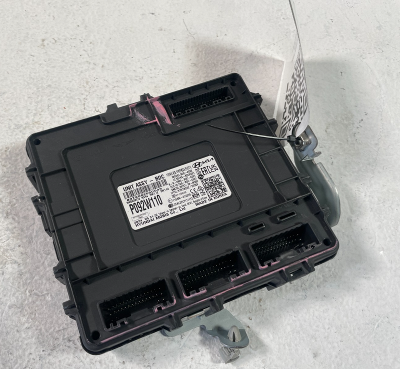 Load image into Gallery viewer, 2025 HYUNDAI TUCSON AWD ENGINE &amp; BODY CONTROL MODULE ECM BCM W/ KEY FOB # 105913
