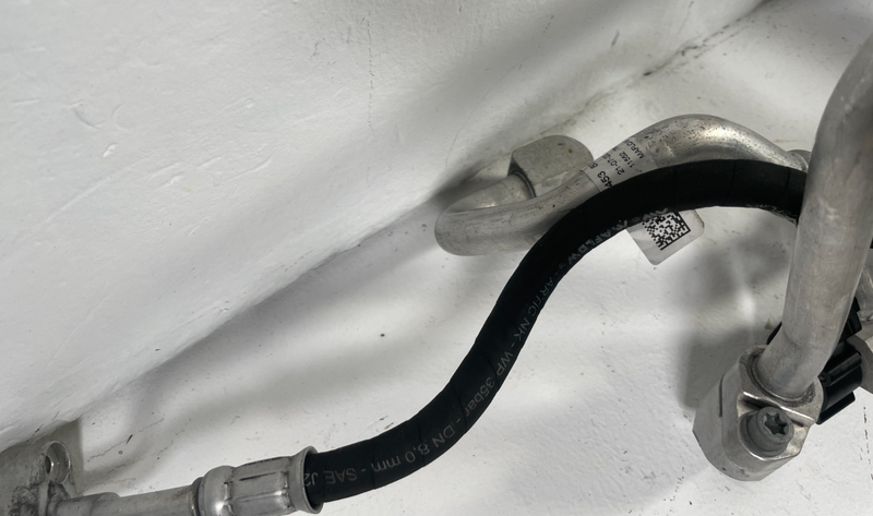 Load image into Gallery viewer, 21-25 BMW G82 M4 M3 M2 A/C AIR CONDITIONING PIPE LINE HOSE ASSEMBLY 3.0L #105723
