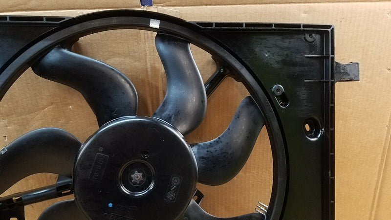 Load image into Gallery viewer, ⭐⭐ OEM 16-19 INFINITI Q50 17-18 Q60 RADIATOR CONDENSOR COOLING FAN ASSEMBLY 2.0L
