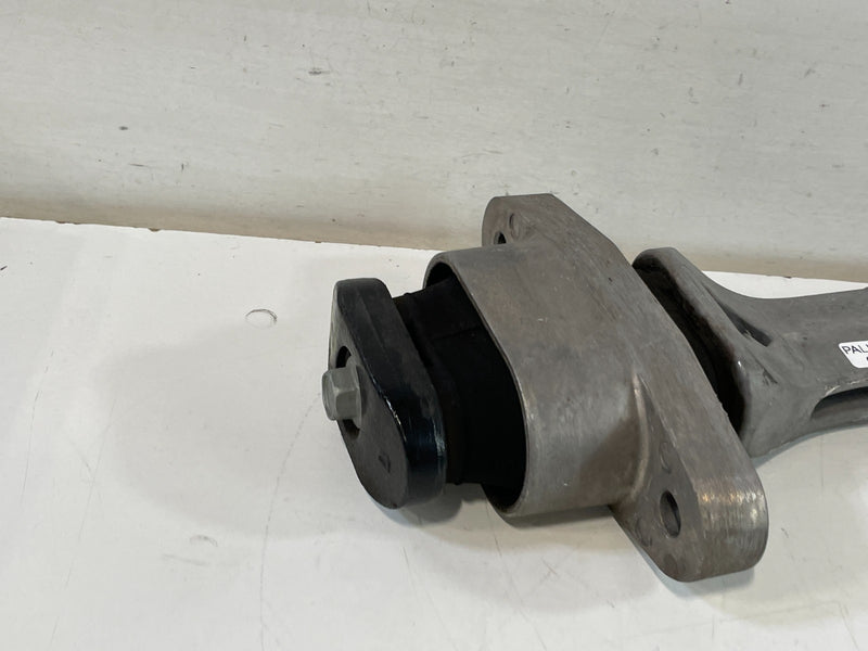 Load image into Gallery viewer, 19-25 HYUNDAI SANTA FE PALISADE ENGINE MOTOR MOUNT TORQUE ARM ROLL ROD # 102228
