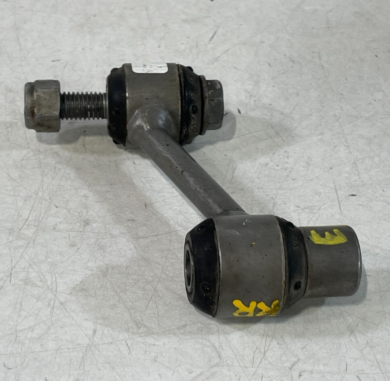 Load image into Gallery viewer, 17-19 INFINITI QX30 REAR RIGHT OR LEFT SIDE STABILIZER SWAY BAR END LINK # 95286
