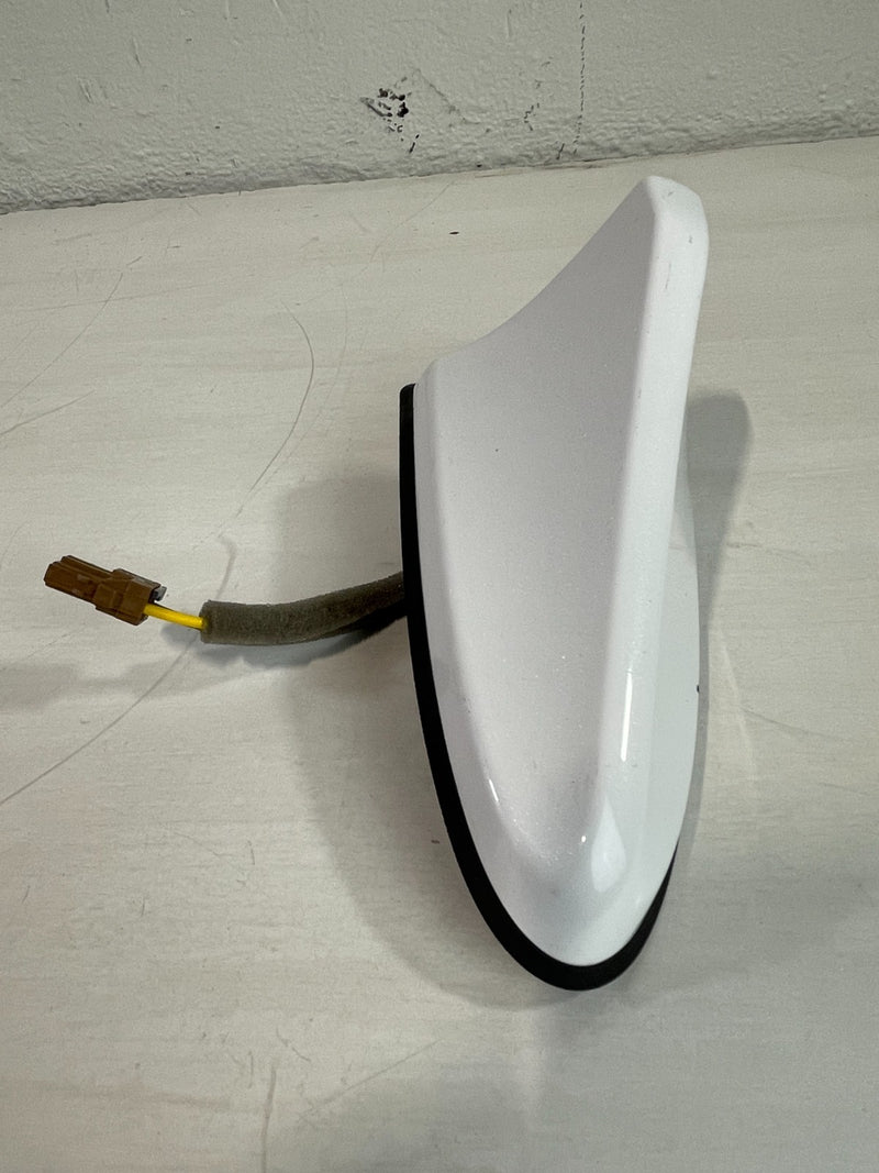 Load image into Gallery viewer, 2022-2023 GENESIS G70 ROOF UPPER EXTERIOR SHARK FIN ANTENNA WHITE (UYH) # 104293
