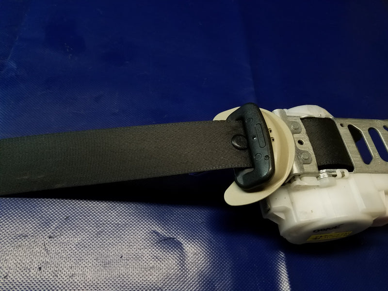 Load image into Gallery viewer, 2007-2015 INFINITI G25 G35 G37 Q40 FRONT RIGHT SIDE SEAT BELT RETRACTOR # 51648
