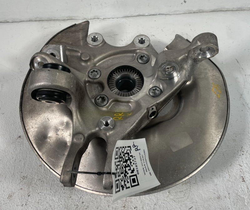 Load image into Gallery viewer, 2021-2025 BMW G82 M4 M3 M2 REAR RIGHT SIDE SPINDLE KNUCKLE W/ HUB 3.0L # 105727
