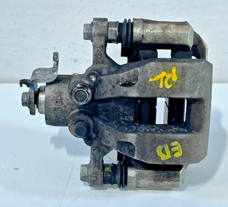 Load image into Gallery viewer, 21-23 HYUNDAI ELANTRA REAR LEFT SIDE BRAKE CALIPER W/ BRAKE PADS 2.0L # 101831
