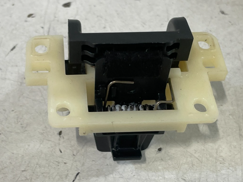 Load image into Gallery viewer, 23-25 HONDA HR-V CENTER CONSOLE ARMREST LID COVER LATCH LOCK 834173W0A01 #100691
