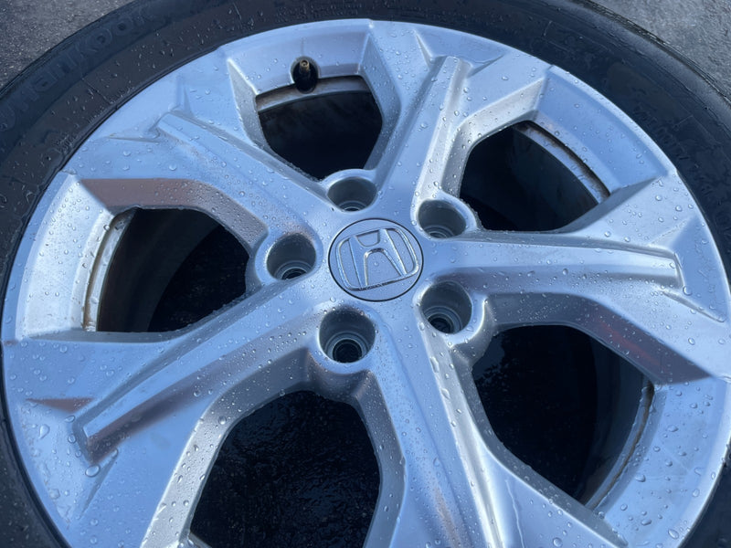 Load image into Gallery viewer, HONDA HR-V LX SEDAN FWD 17'' INCH WHEEL RIM W/ TIRE 2.0L (ONLY#1) 23-25 # 105521
