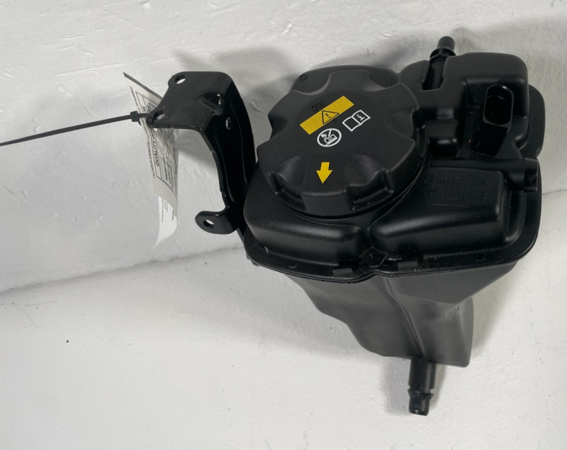 Load image into Gallery viewer, 2021-2025 BMW G82 M4 M3 M2 ENGINE COOLANT RESERVOIR EXPANSION TANK # 105662
